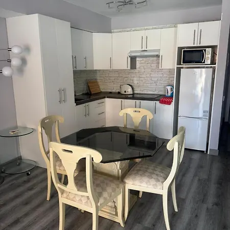 شقة Americas 1-bed Sleeps 5 Pool Parking