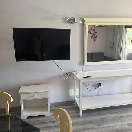 Americas 1-bed Sleeps 5 Pool Parking شقة بلايا ذي لاس أميريكاس