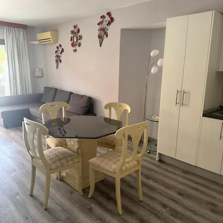 Americas 1-bed Sleeps 5 Pool Parking شقة بلايا ذي لاس أميريكاس