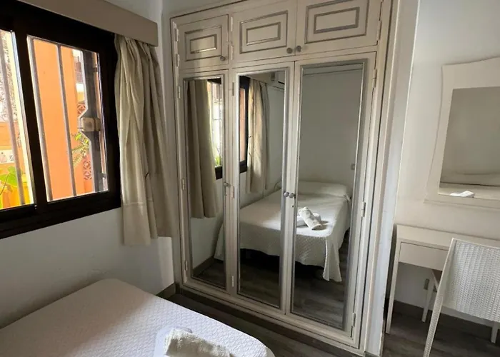 Americas 1-bed Sleeps 5 Pool Parking 美洲海滩