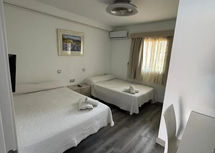 Americas 1-bed Sleeps 5 Pool Parking Apartmán