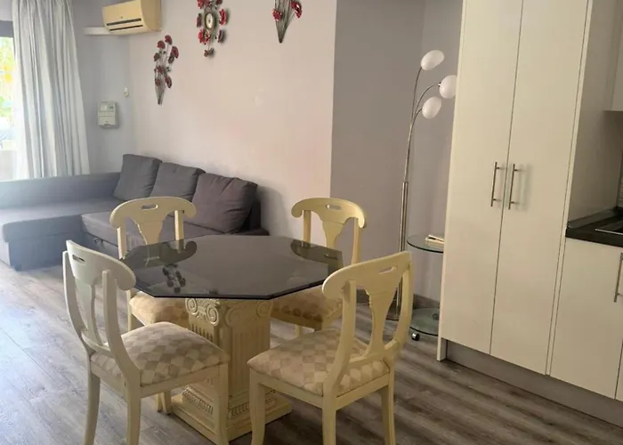 Americas 1-bed Sleeps 5 Pool Parking Apartmán Playa de las Americas (Tenerife)