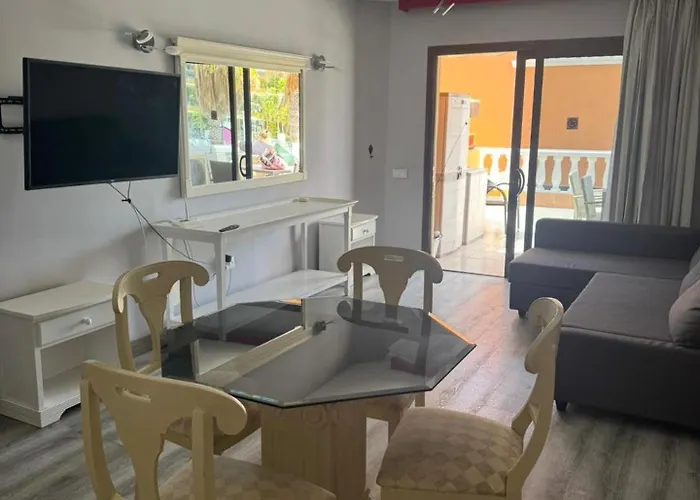 Americas 1-bed Sleeps 5 Pool Parking *